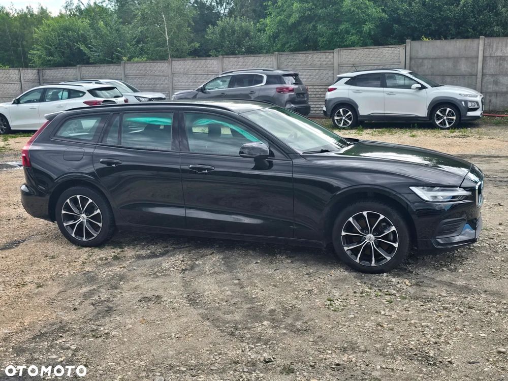 Volvo V60 B3 B DKG Momentum - 3