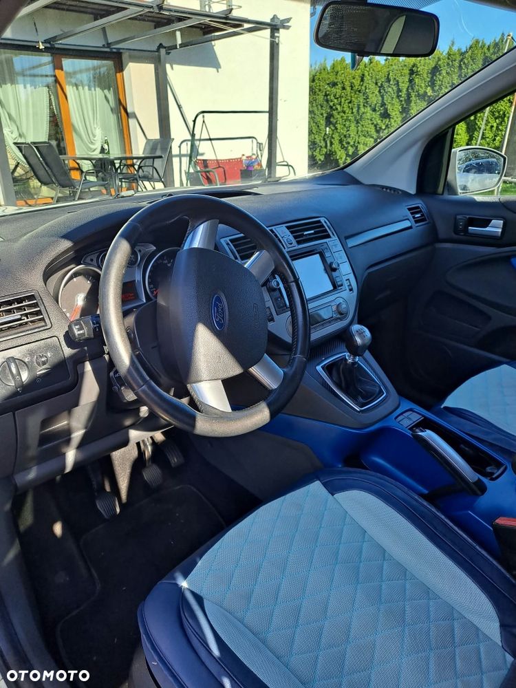 Ford Kuga - 4