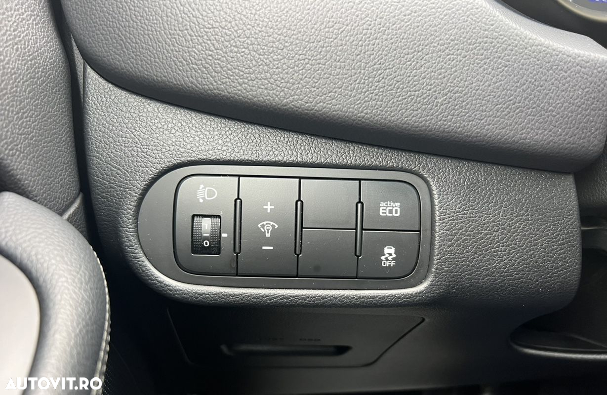 Kia Carens - 28