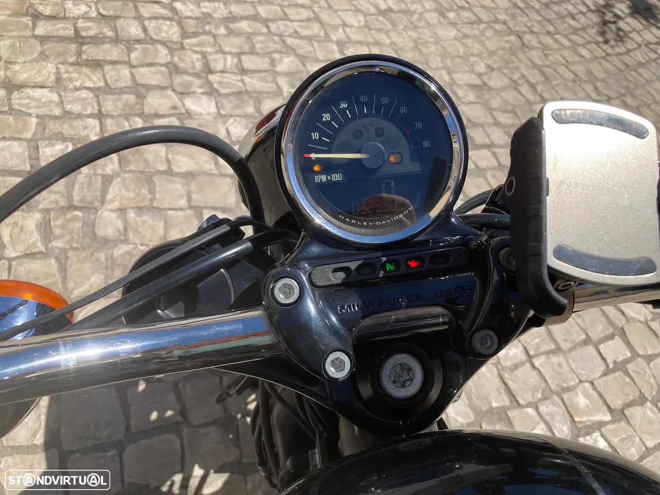 Harley-Davidson Roadster - 6