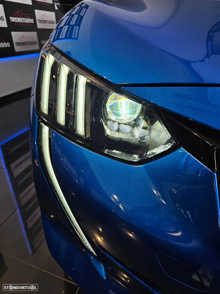 Peugeot e-208 GT - 6