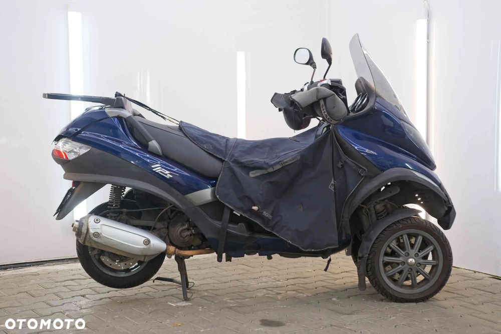 Piaggio MP-3 - 5