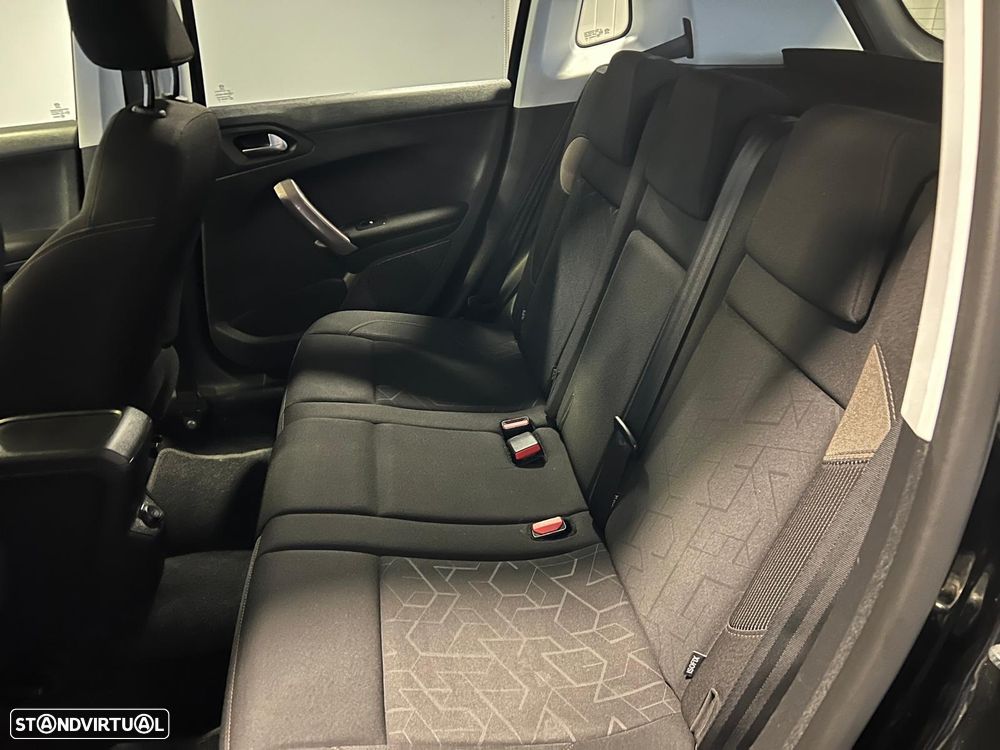 Peugeot 2008 1.2 PureTech Style - 7