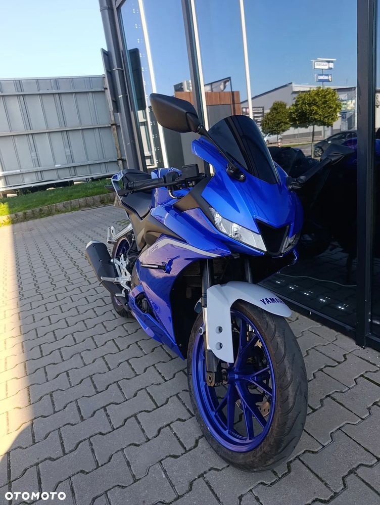 Yamaha YZF - 4
