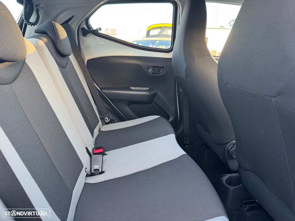 Toyota Aygo 1.0 X-Play Plus+X-Touch - 8