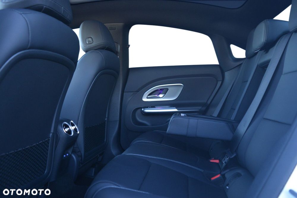 Mercedes-Benz CLA 180 mHEV 8G-DCT - 8