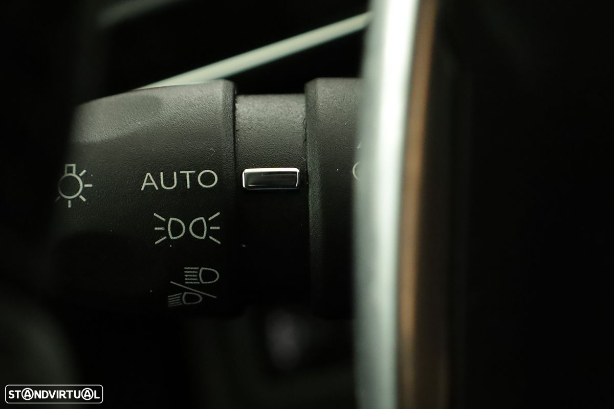 Peugeot 3008 1.6 Hybrid Allure e-EAT8 - 17