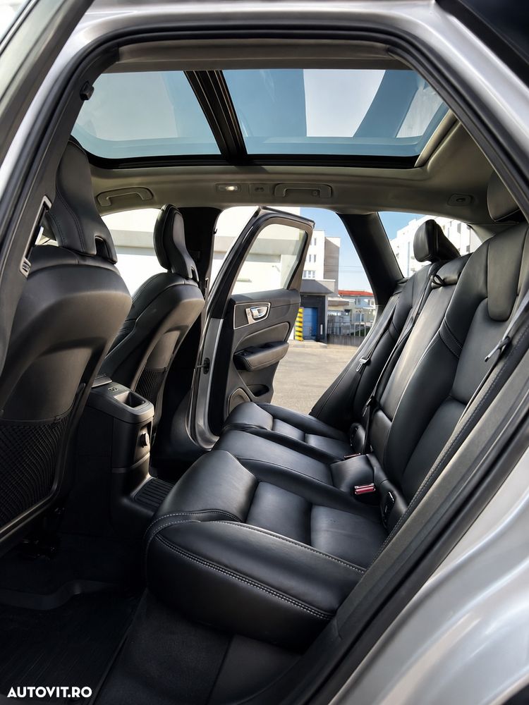 Volvo XC 60 T8 AWD Recharge Ultimate Dark - 12