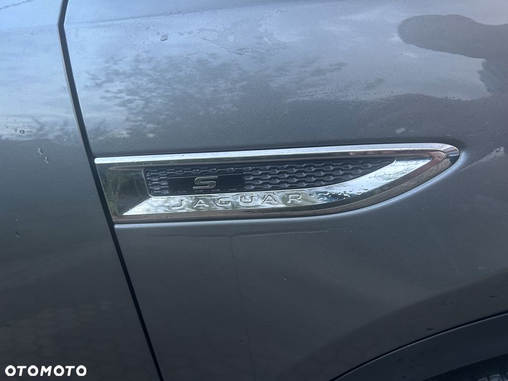 Jaguar E-Pace D150 AWD R-Dynamic S - 11