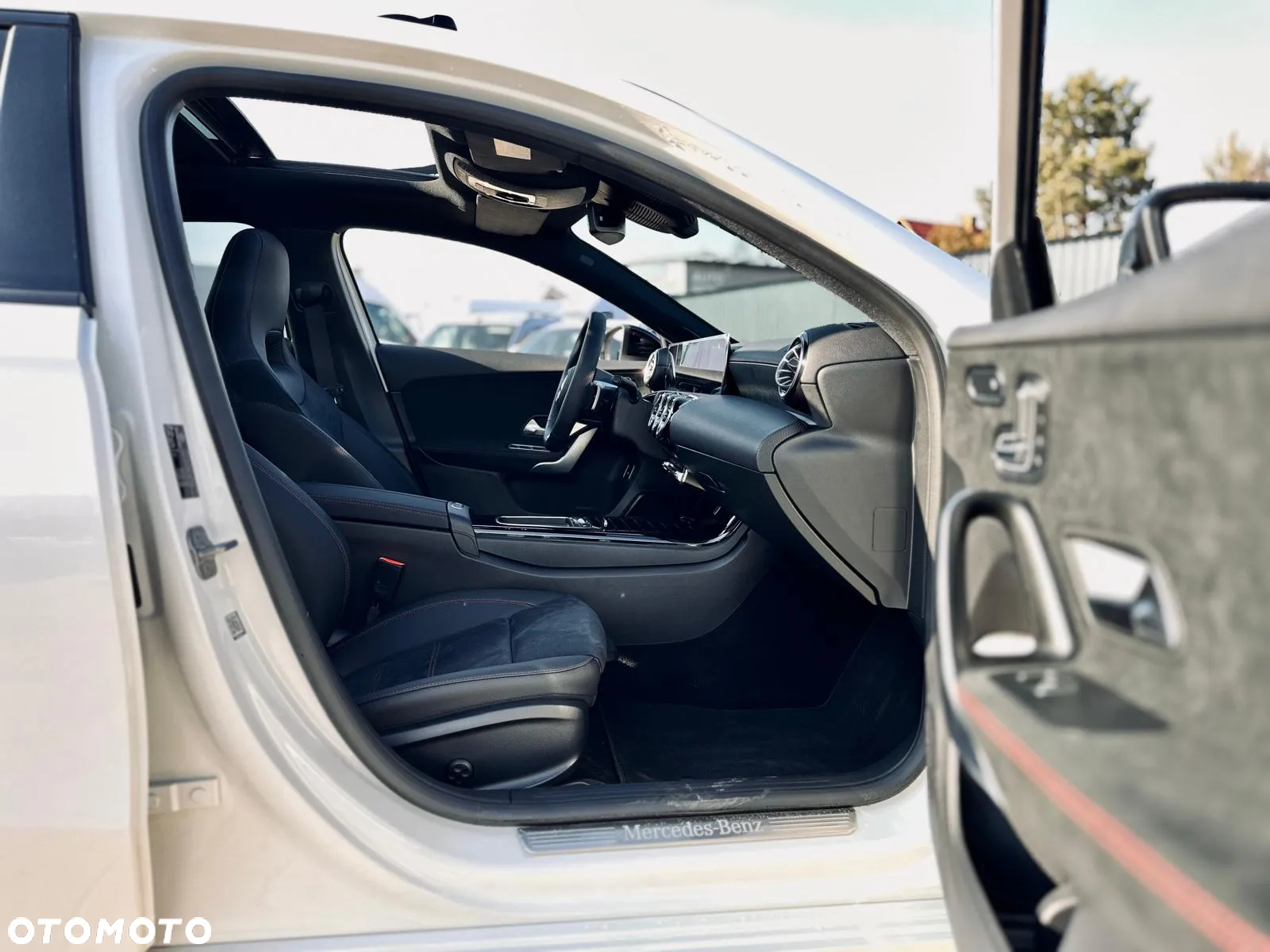 Mercedes-Benz Klasa A 250 e PHEV AMG Line 8G-DCT - 28