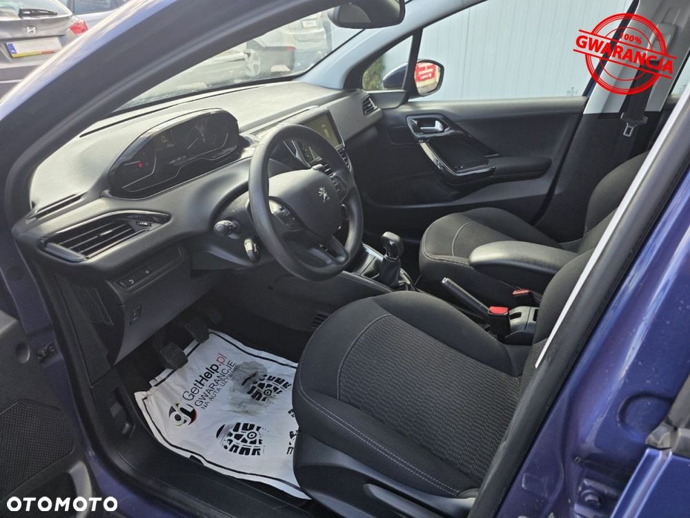 Peugeot 208 - 18