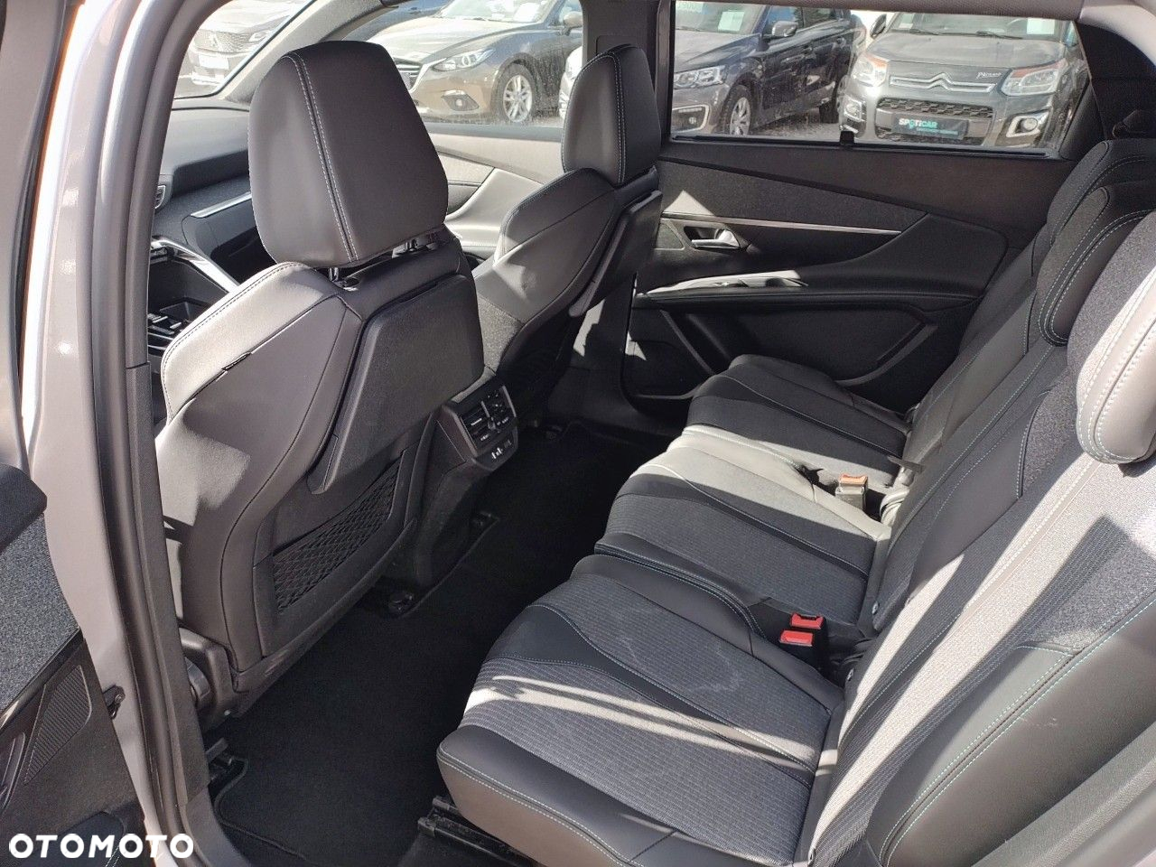 Peugeot 5008 1.5 BlueHDi Allure Pack S&S EAT8 - 10
