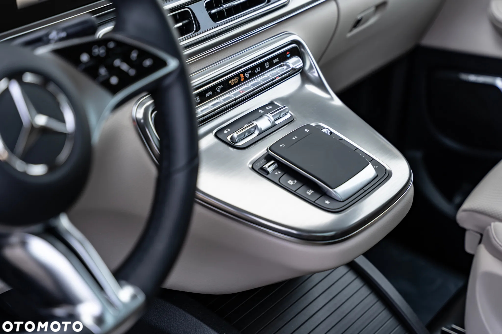 Mercedes-Benz Klasa V 300 d 4-Matic 9G-Tronic Exclusive (d³ugi) - 22