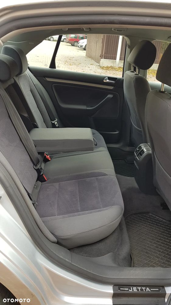 Volkswagen Jetta 1.9 TDI DPF Comfortline - 12