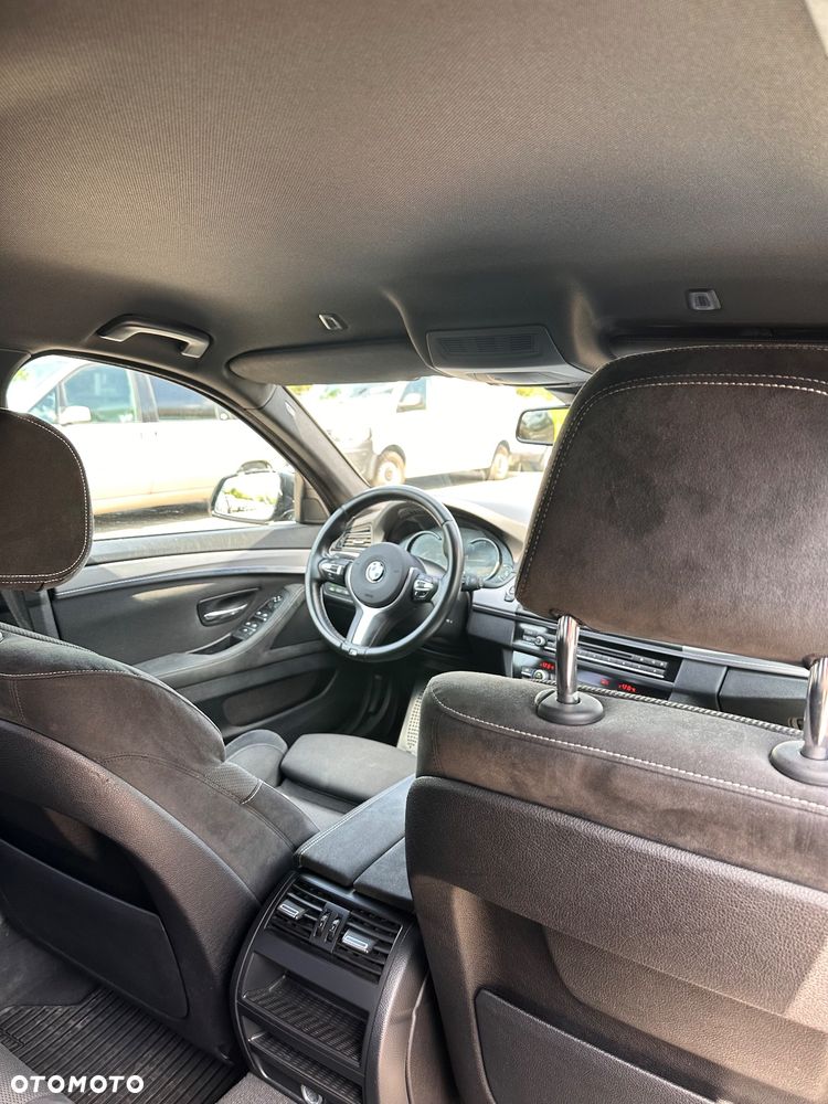 BMW Seria 5 520d xDrive - 23