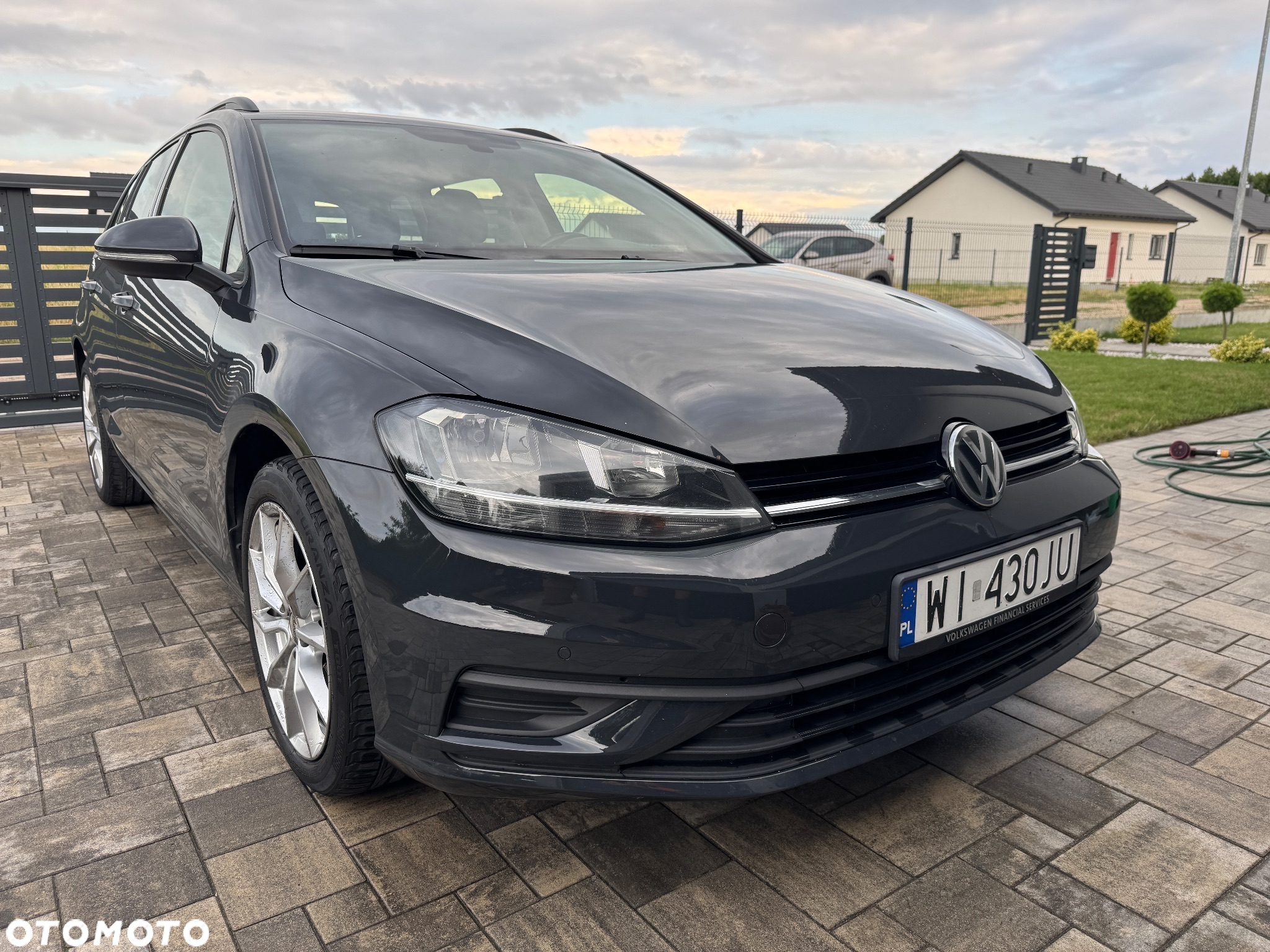 Volkswagen Golf - 5