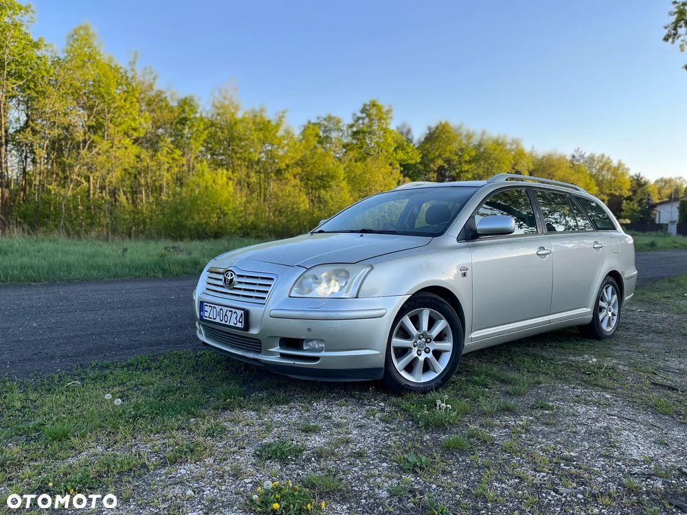Toyota Avensis 2.0 D-4D Combi - 1