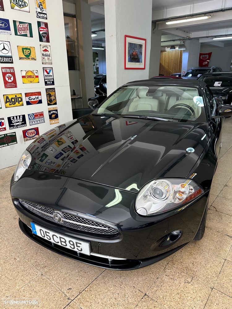 Jaguar XK 4.2 V8 Convertible - 31