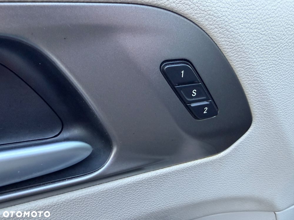 Chrysler Pacifica - 13