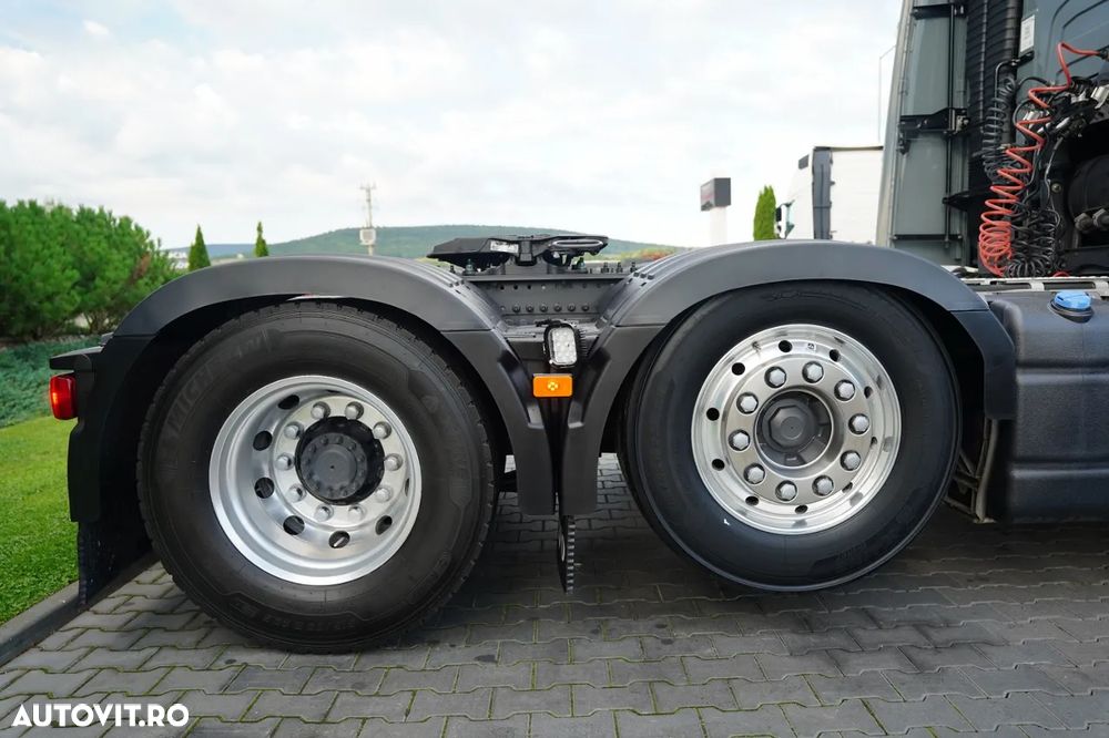 Volvo FH 540 / 6x2 / RETARDER / I-PARK COOL / ÎMPINGĂTOR / PUNTE DE DIRECȚIE / RIDICATIVĂ / SUSPENSIE PNEUMATICĂ / PIELE / IMPORTAT DIN GERMANIA / EURO 6 - 23