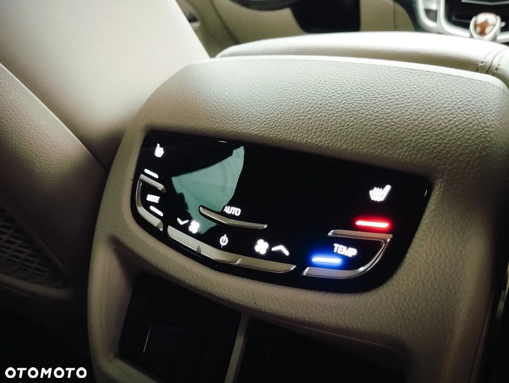Cadillac SRX 3.6 V6 AWD Sport Luxury - 34