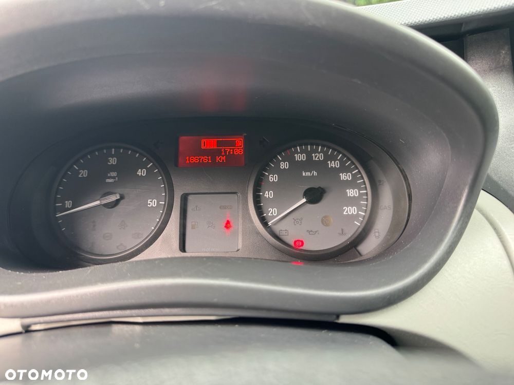 Opel Vivaro - 8