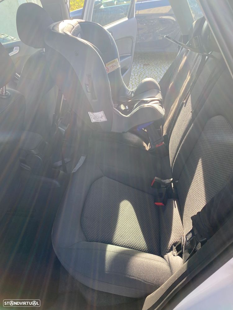 Audi A1 Sportback 1.6 TDI S-line - 33