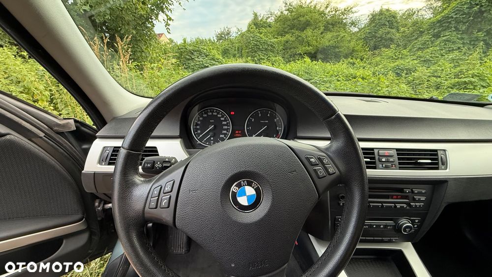 BMW Seria 3 318i - 17