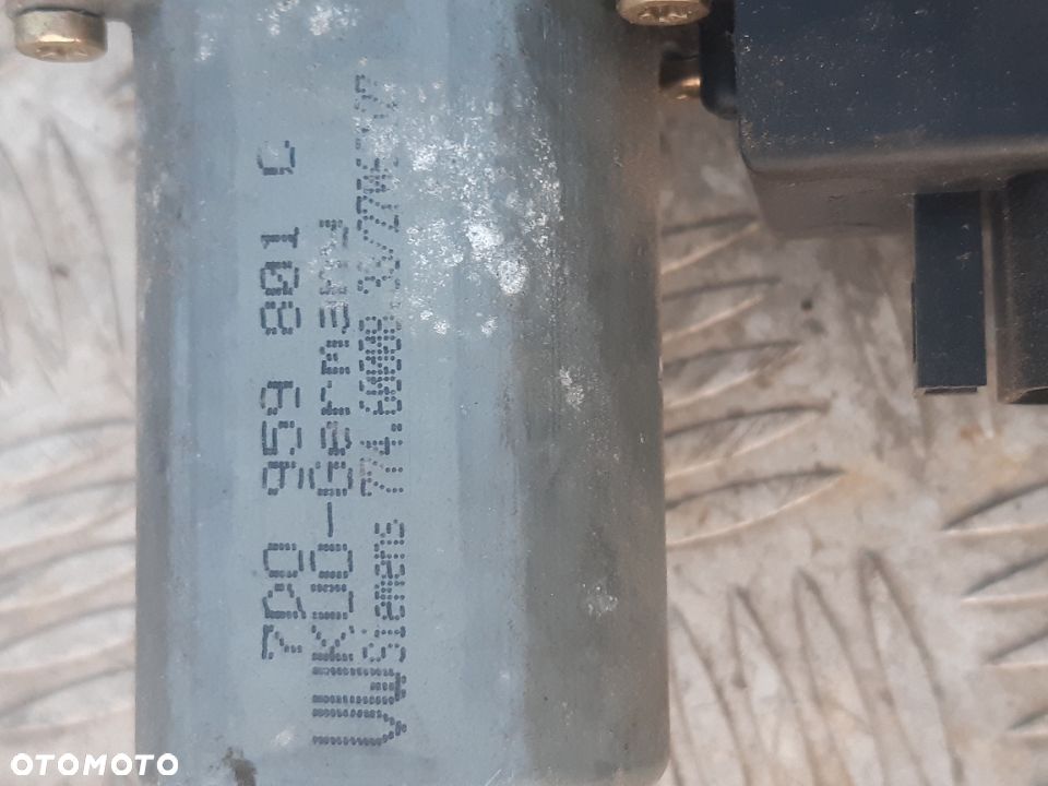Podnośnik winda elektryczna lewa vw t4 7DO859801C - 2