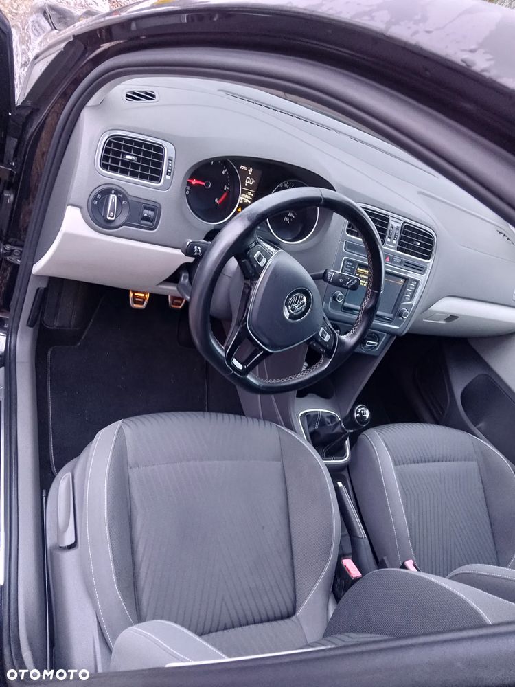 Volkswagen Polo 1.4 TDI Blue Motion Technology Lounge - 13