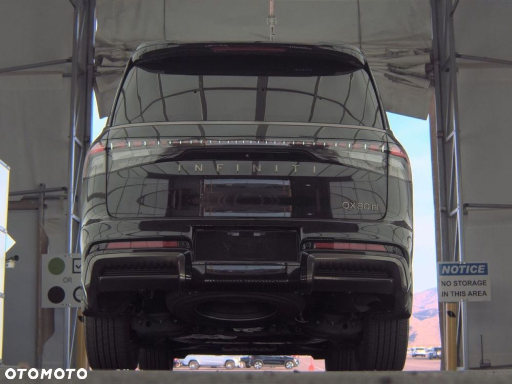 Infiniti QX80 - 4