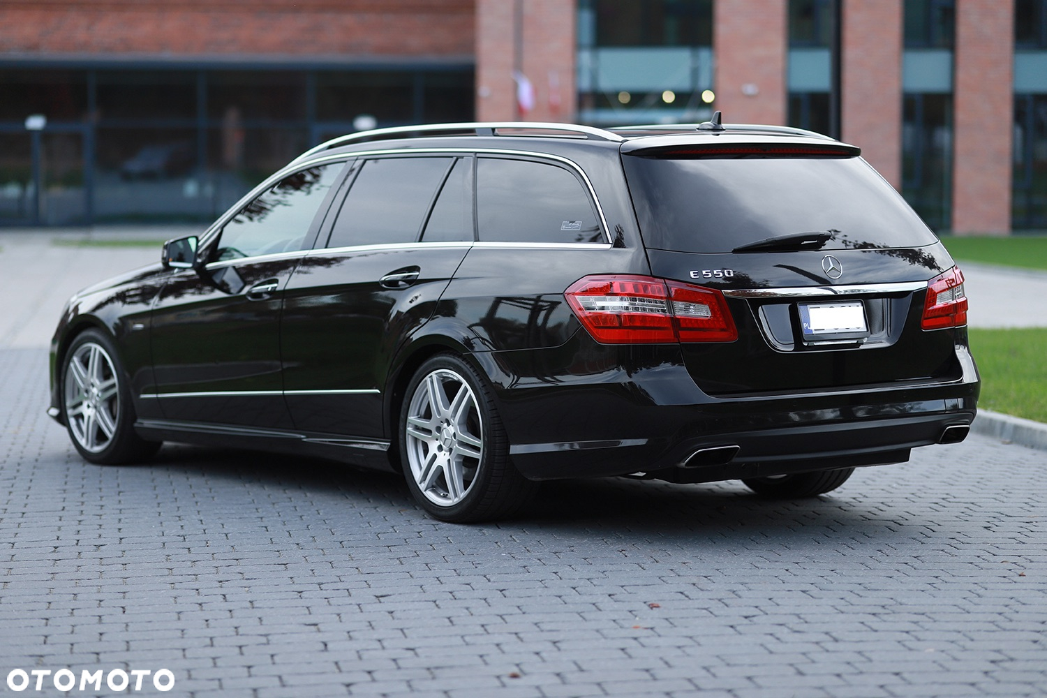 Mercedes-Benz Klasa E 500 T BlueEFFICIENCY 7G-TRONIC Avantgarde - 5