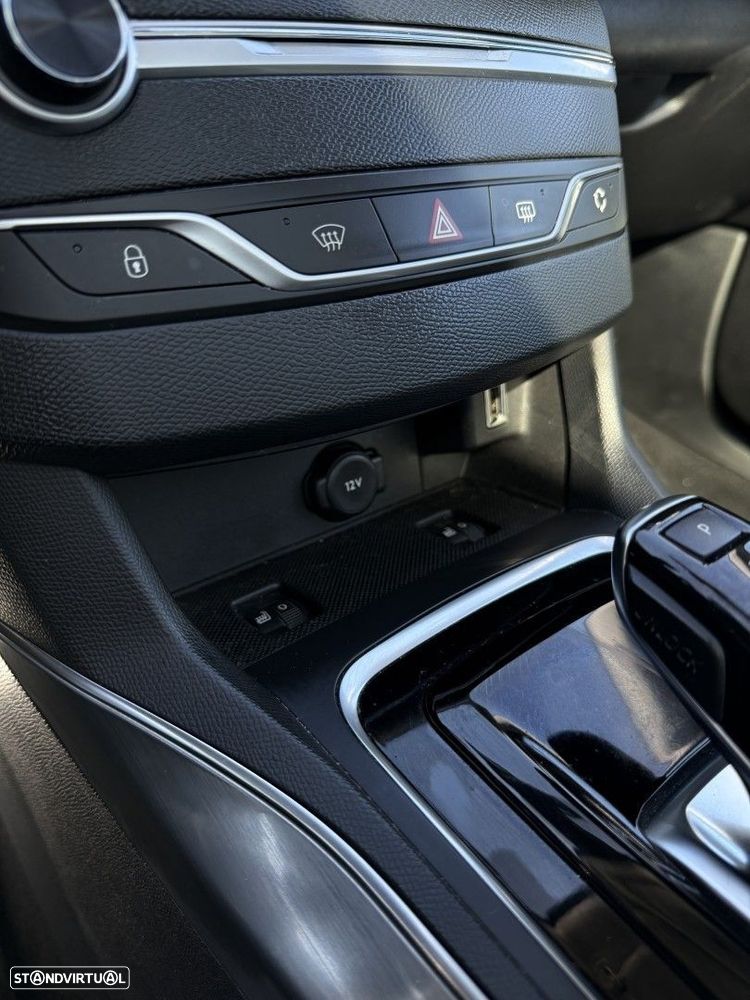 Peugeot 308 1.2 PureTech Allure EAT8 - 19