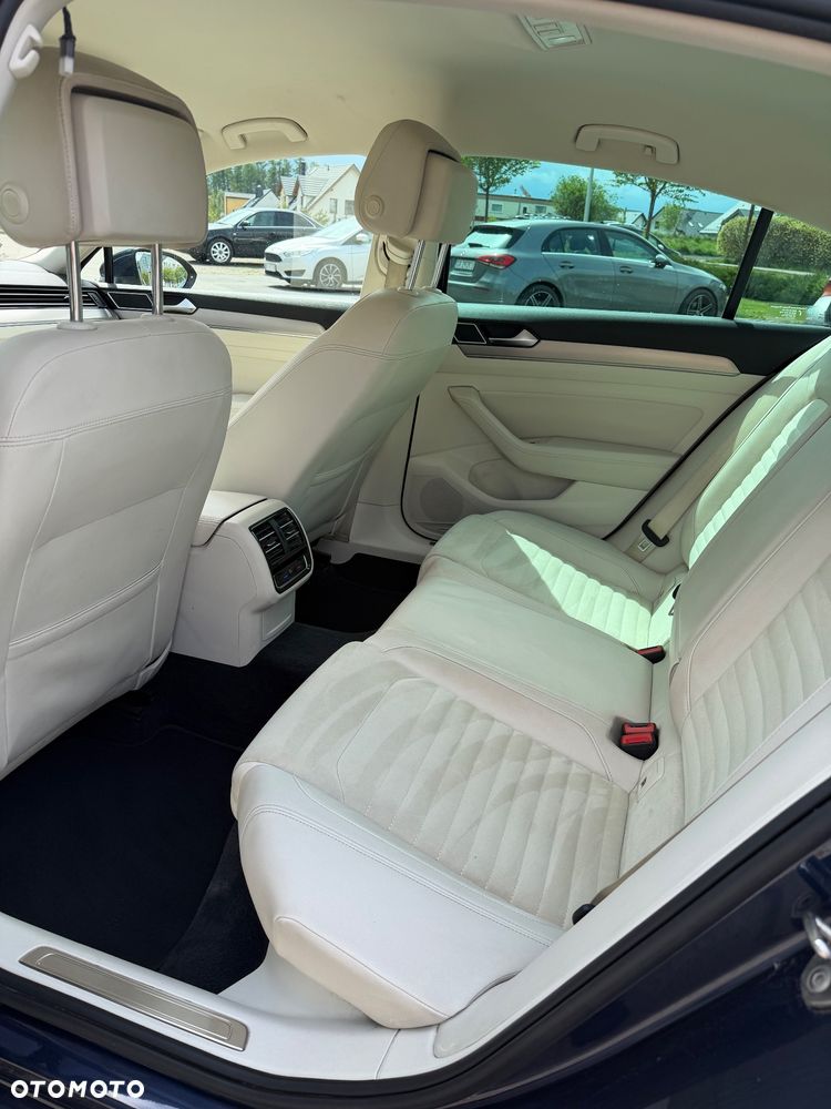 Volkswagen Passat 2.0 TDI (BlueMotion Technology) DSG Highline - 15