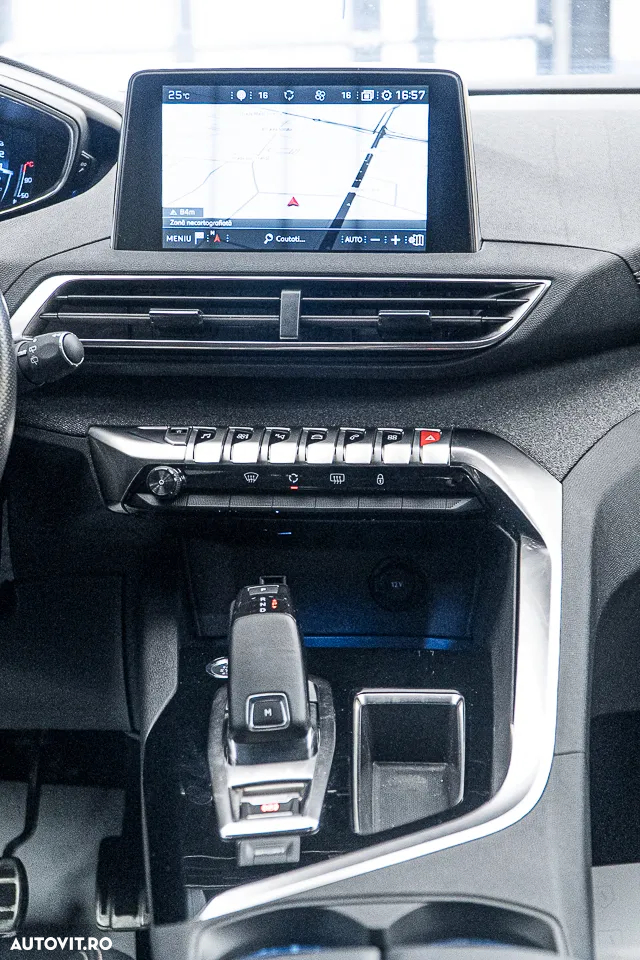 Peugeot 3008 PureTech 130 Stop & Start GPF EAT8 GT - 4