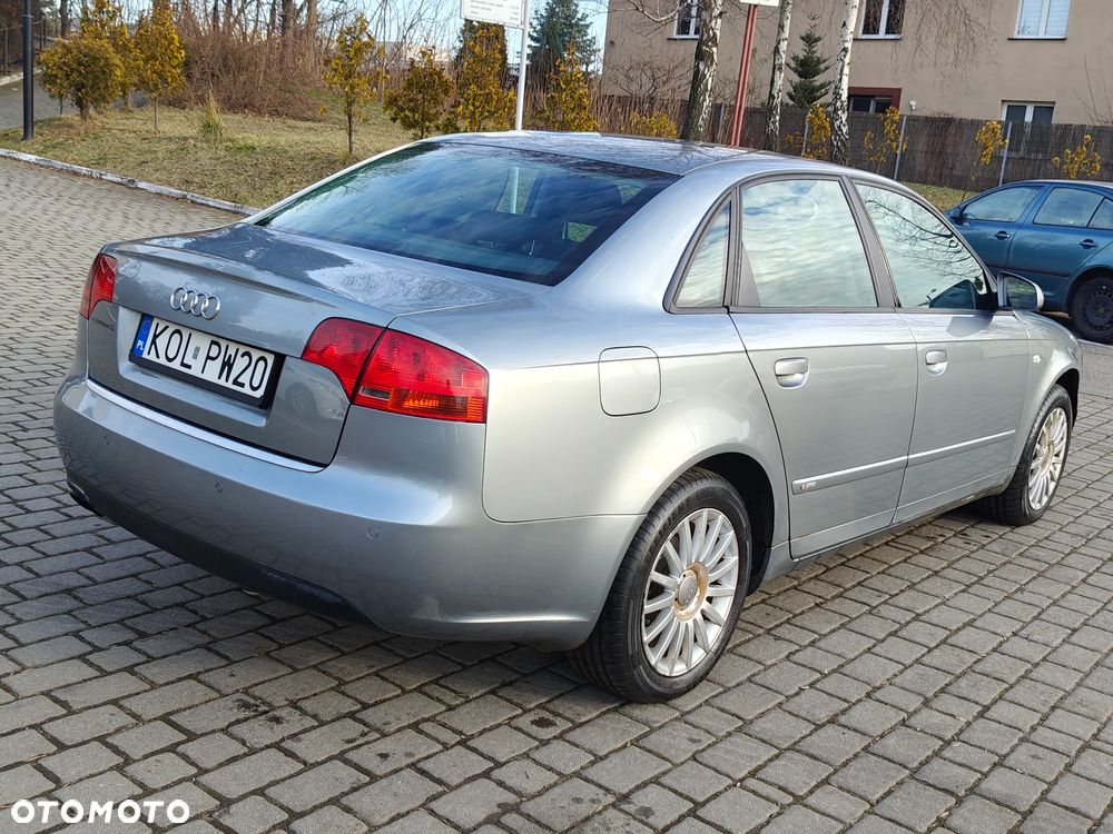 Audi A4 Limousine - 13