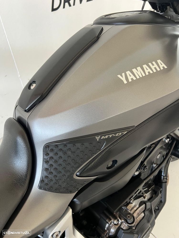 Yamaha MT-07 - 12