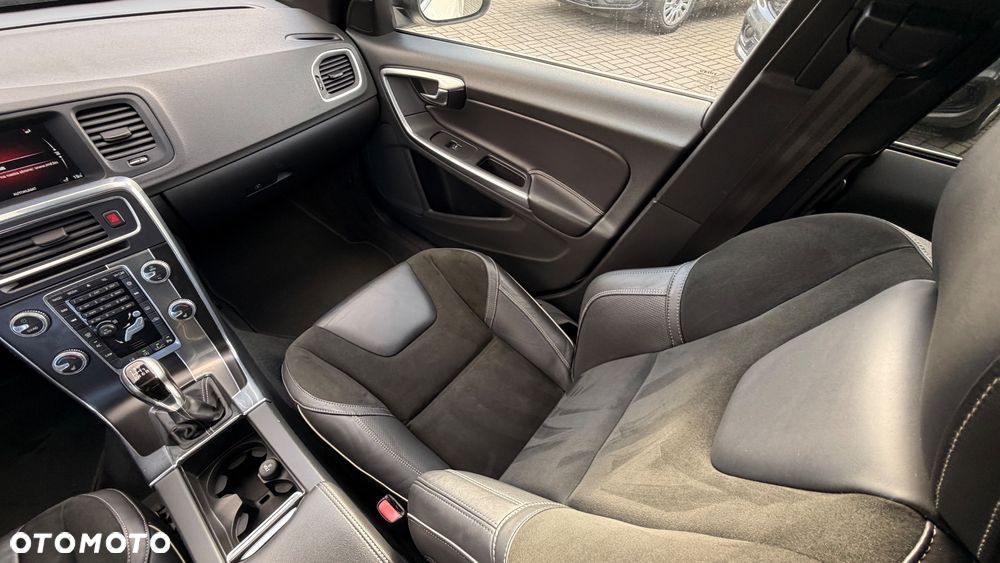 Volvo V60 D4 Drive-E R-Design Summum - 12