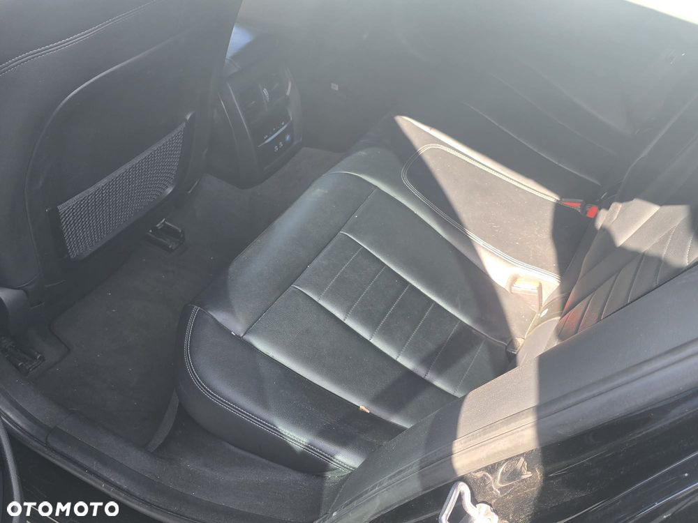 BMW Seria 3 318d Edition M Sport Shadow - 23