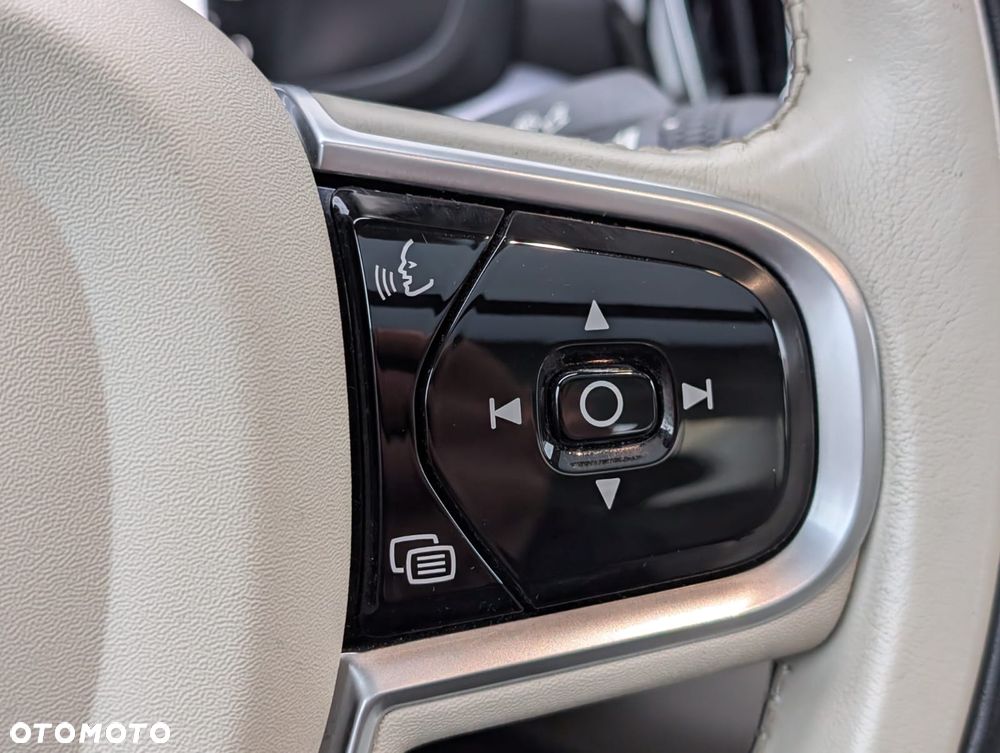 Volvo S60 T5 Momentum Pro - 33