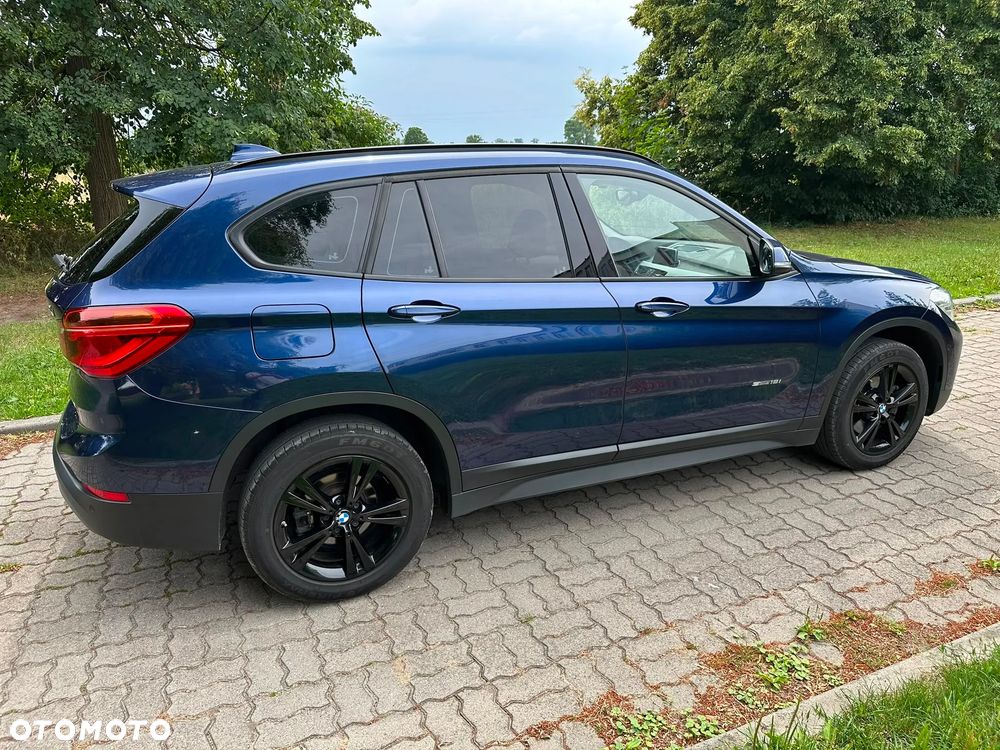 BMW X1 sDrive18i - 11