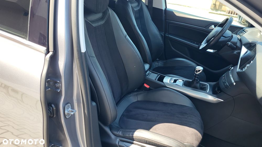 Peugeot 308 1.2 PureTech Allure S&S - 8