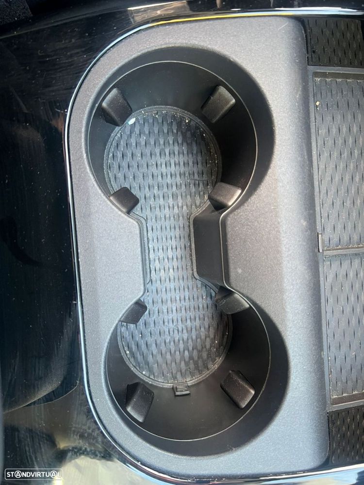 Ford Mustang Mach-E 75.7 kWh Premium AWD - 35