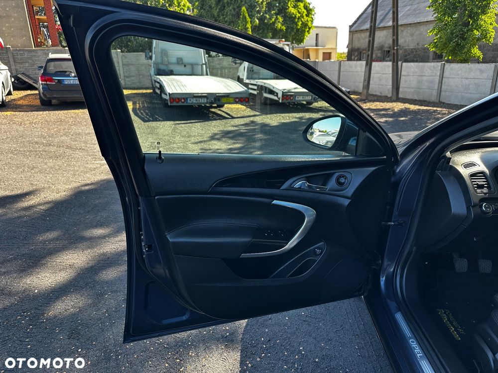 Opel Insignia 2.0 Turbo 4x4 Cosmo - 11