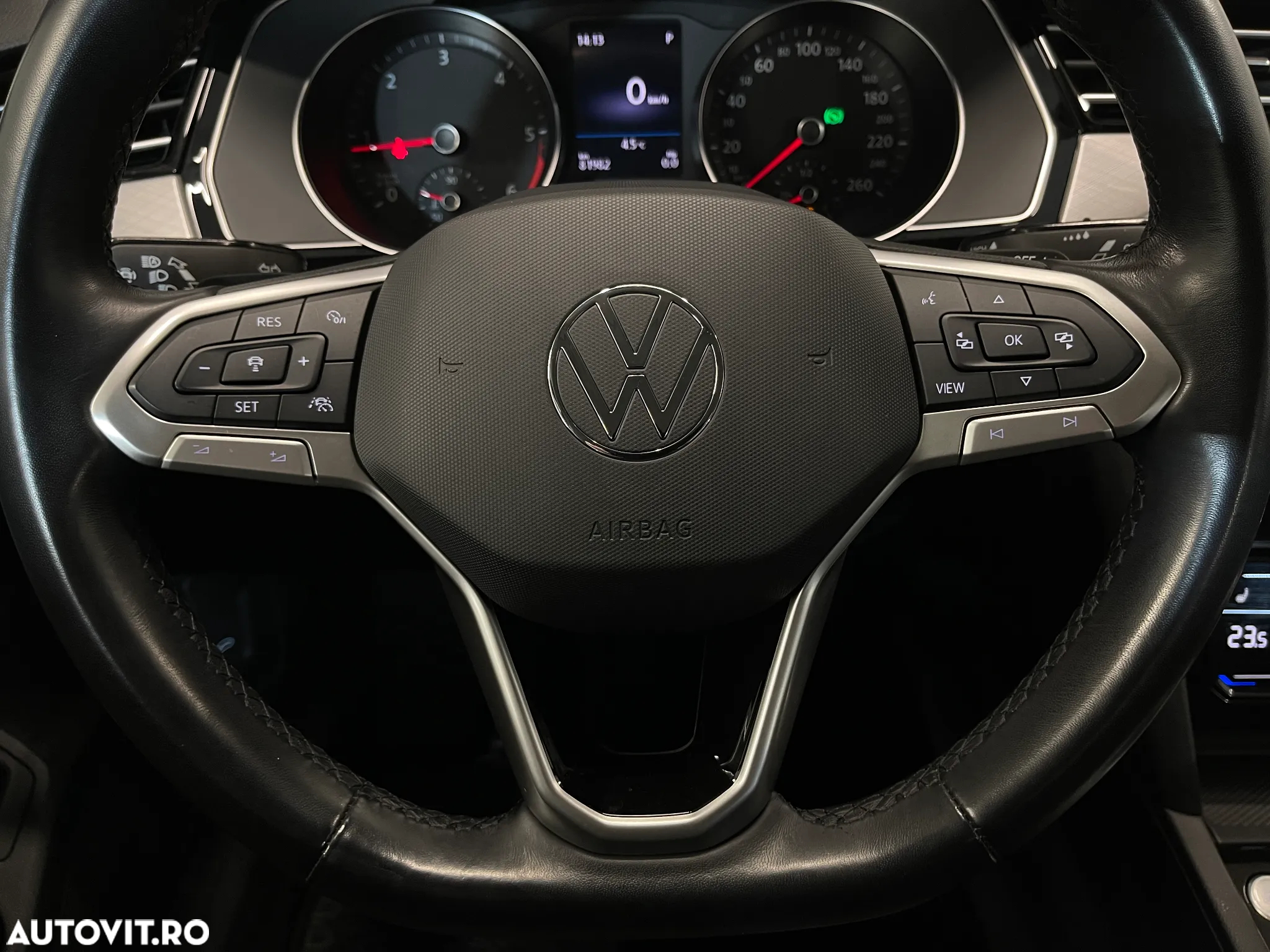 Volkswagen Passat 2.0 TDI DSG Comfortline - 22