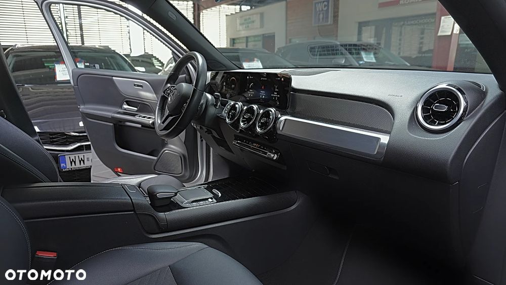 Mercedes-Benz GLB 200 7G-DCT - 15