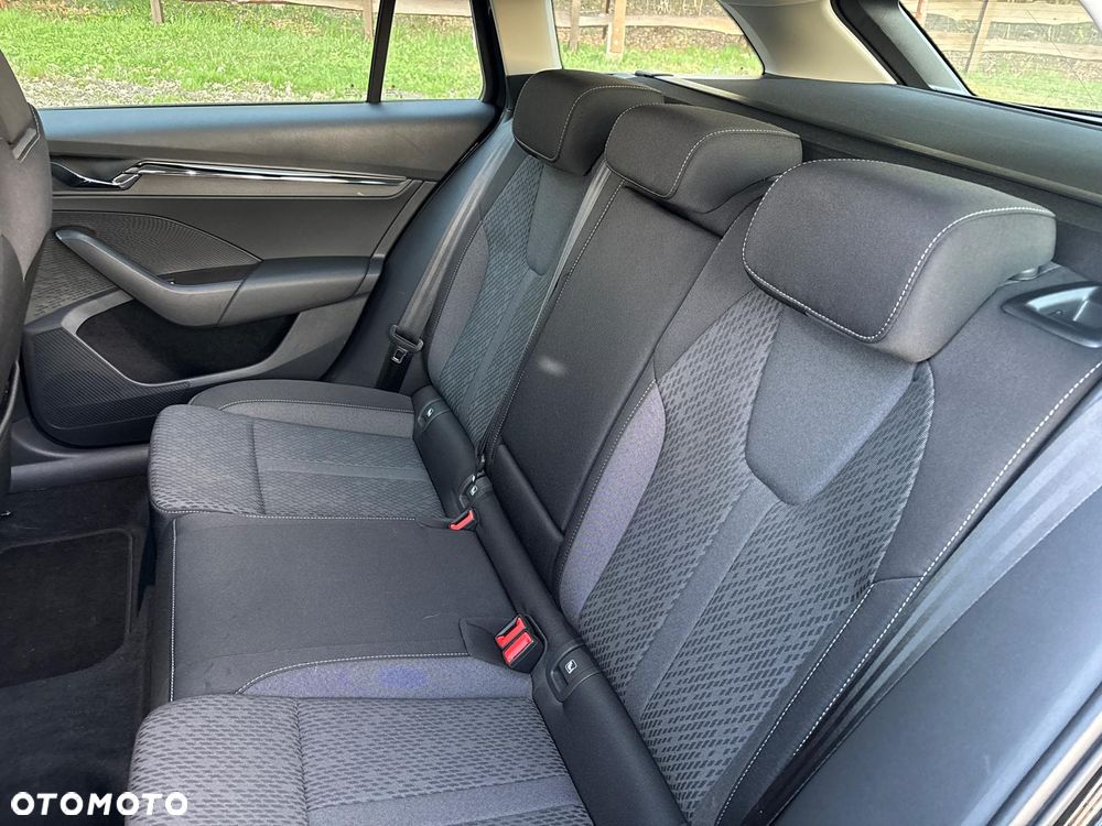 Skoda Octavia 2.0 TDI DSG Sportline - 14
