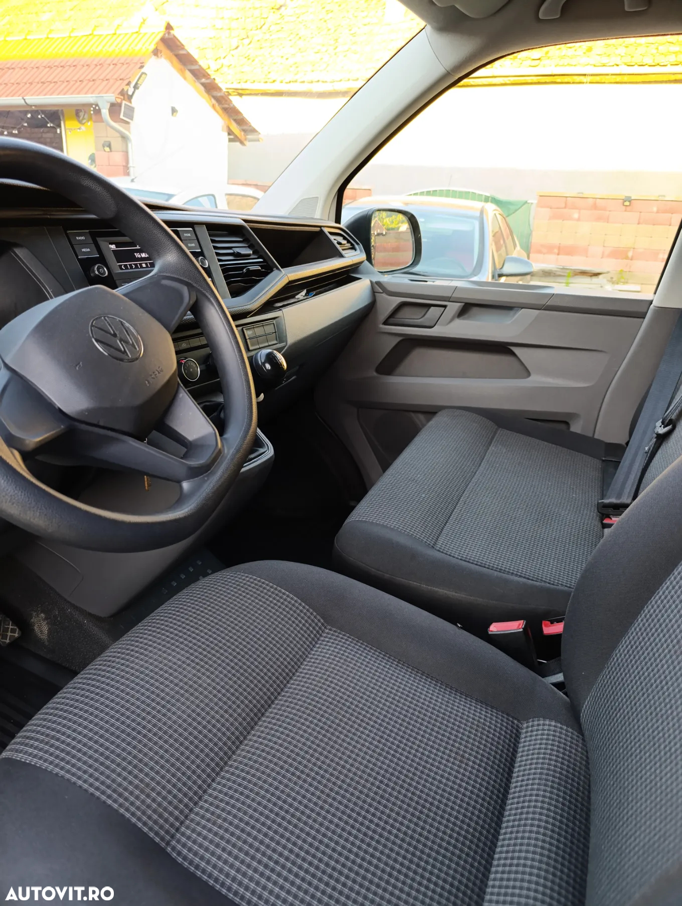 Volkswagen Transporter - 2