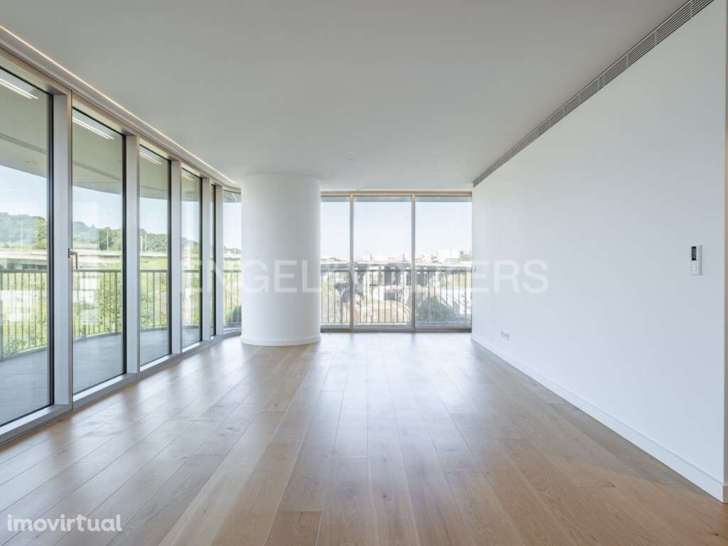 T2 na Infinity Tower - Grande imagem: 3/34