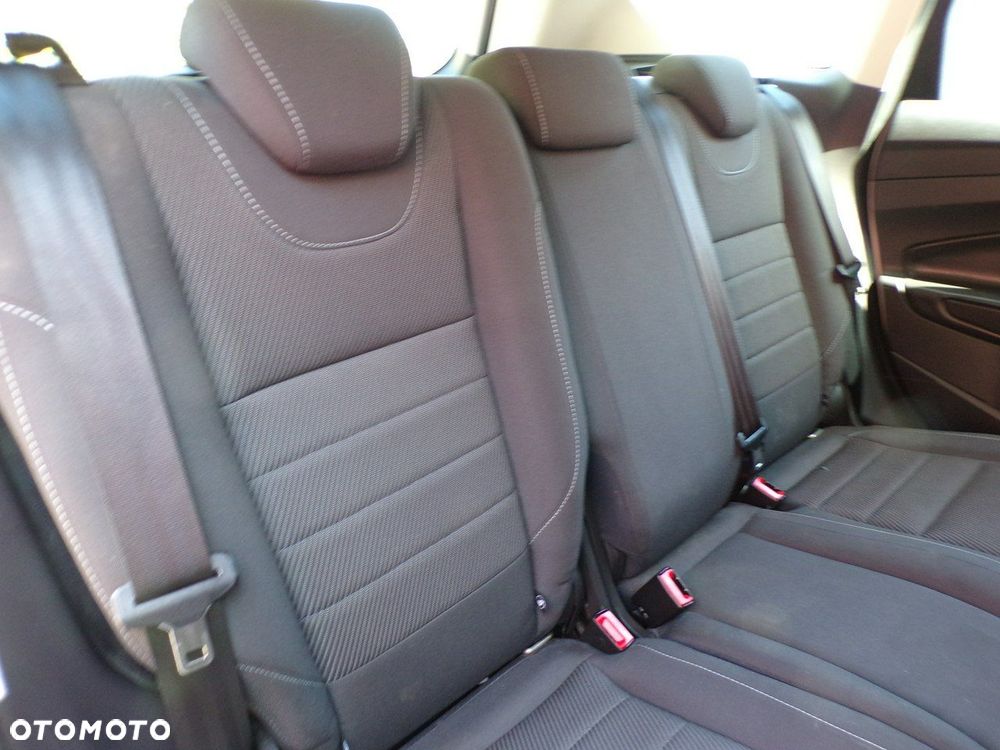 Ford Kuga - 18